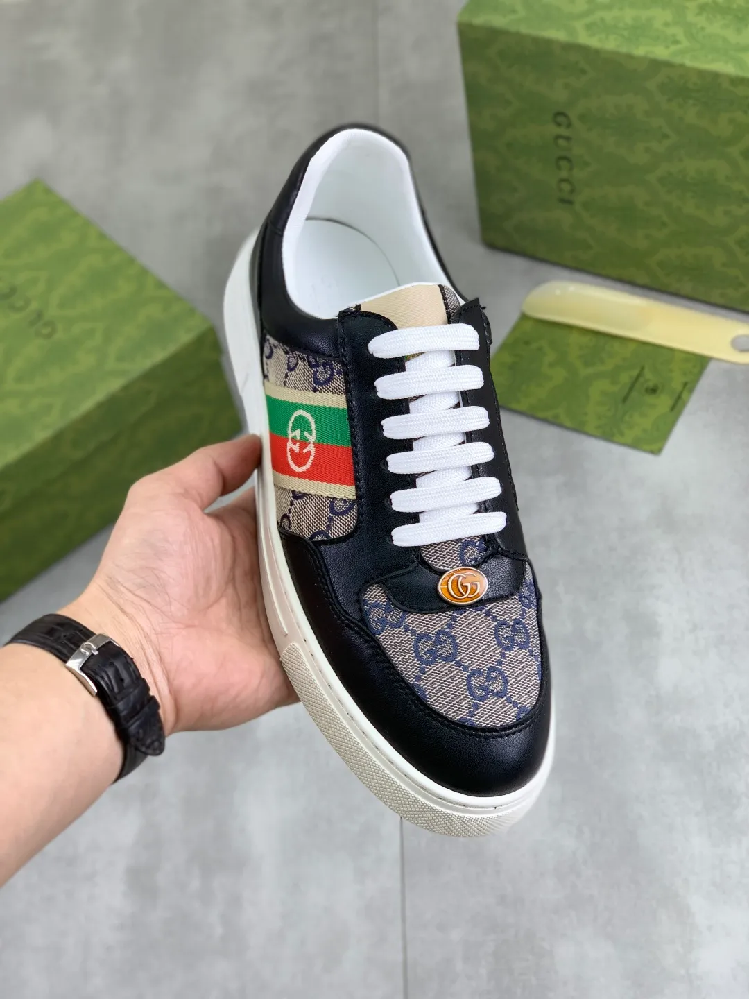 Men's Men's Shoes P420 💰[New Style] 🆘 The latest model from Gucci's official website🎁Classic casual and fashionable men's shoes👟Hot style💥Simple and elegant style, exclusive for trendy men. Unique latest brand elements from the official website👑Gucci original decoration, fashionable and generous, made of original soft calfskin fabric➕Comfortable soft sheepskin lining ✅The official website specifies wear-resistant rubber outsole_full of elasticity, classic model taken in real life🎬Color: 2️⃣colors available😍Number: 38-44